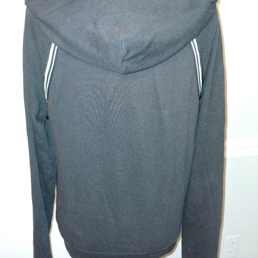 Full zip - Picture 7 of 8